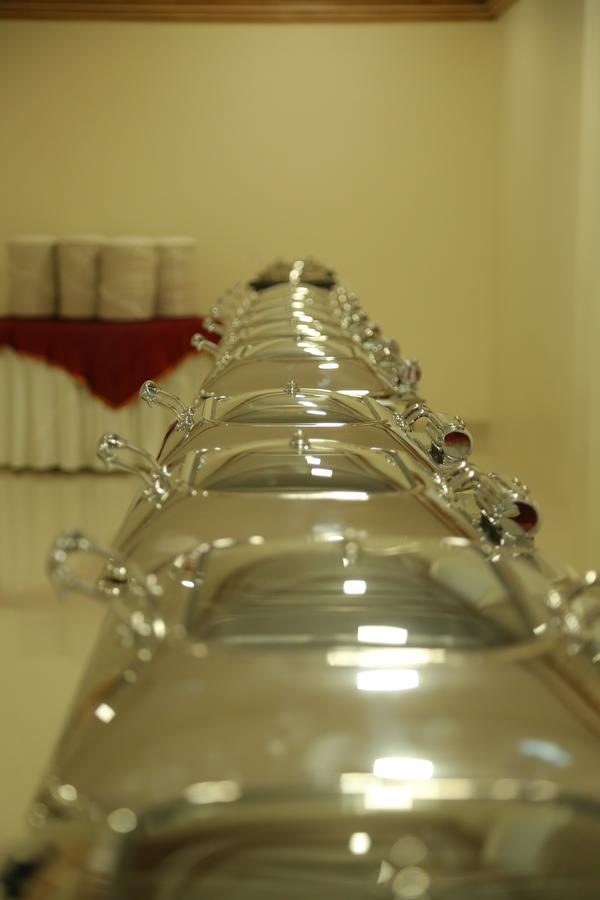 Hotel Grand Gayathri Khammam Экстерьер фото