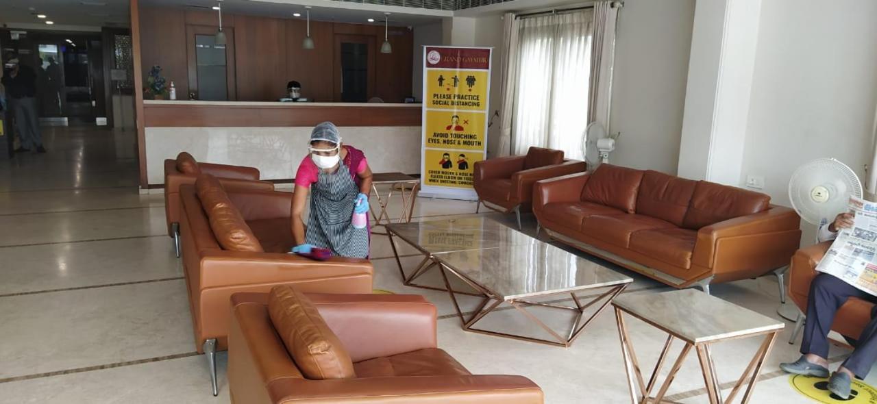 Hotel Grand Gayathri Khammam Экстерьер фото