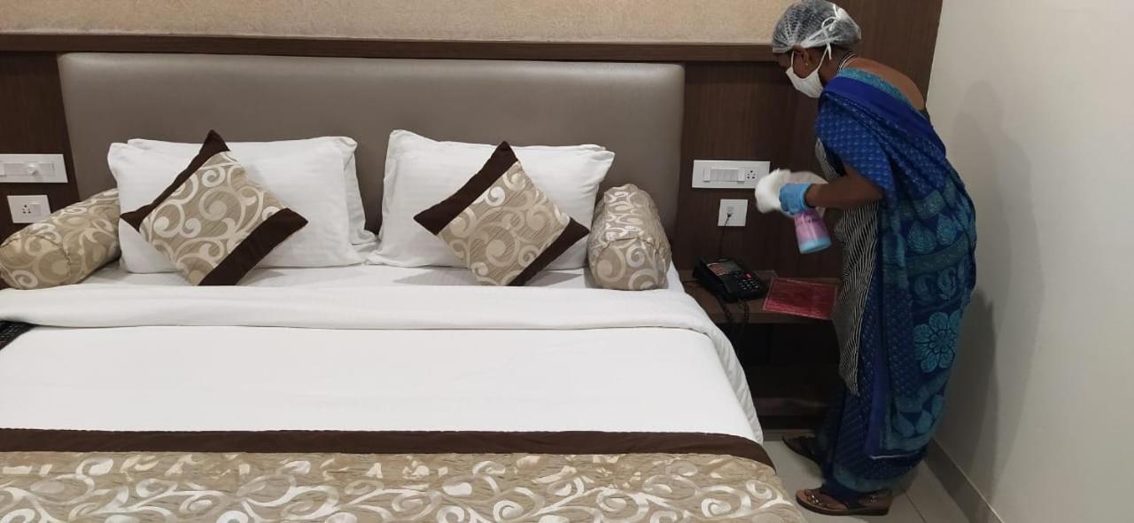 Hotel Grand Gayathri Khammam Экстерьер фото